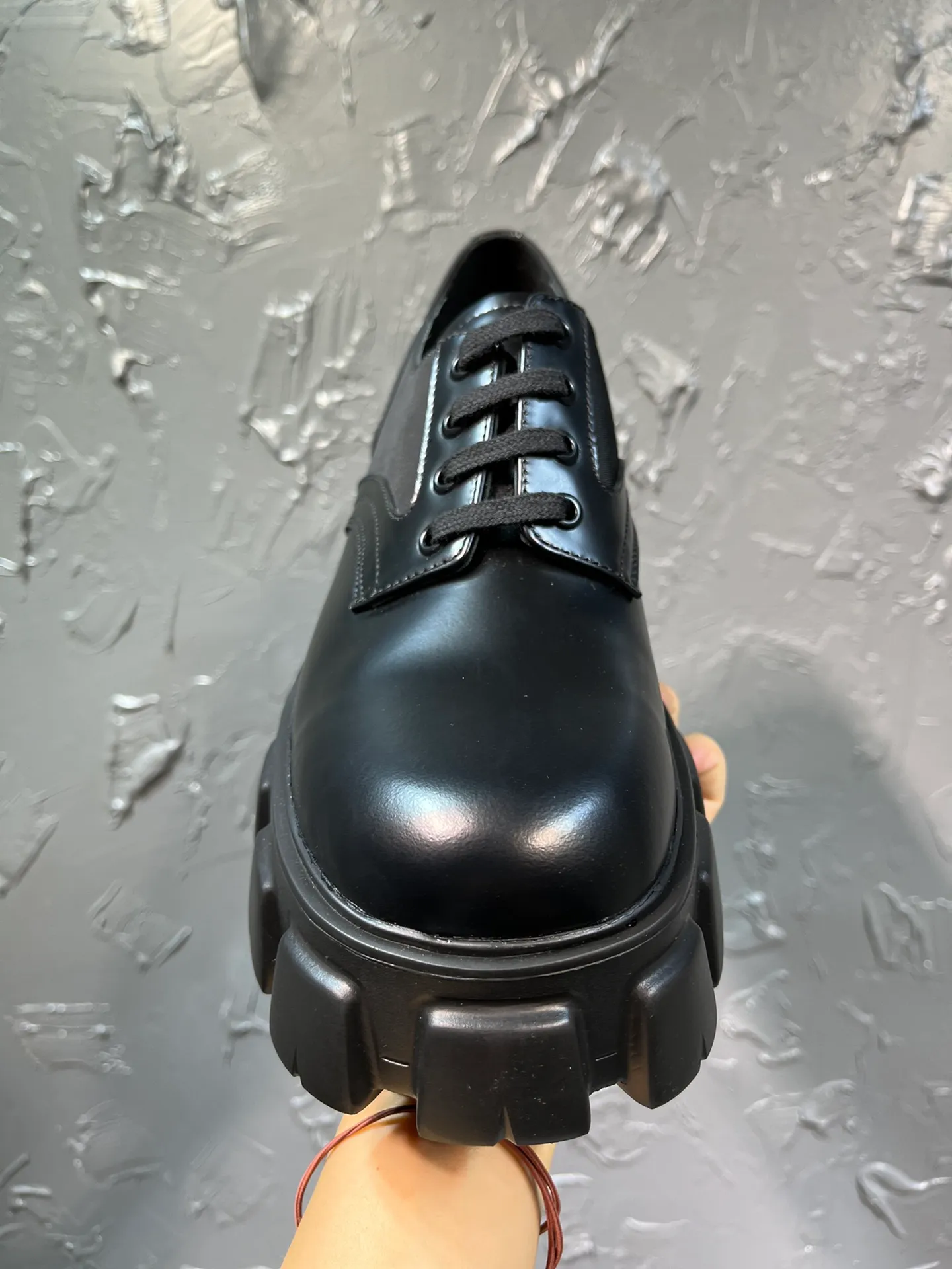 Men's shoes 💰780💰 🔥🔥🔥Upgraded version 2025 new prada Prada lace-up derby shoes l round-toe spliced ​​loafers, developed one-to-one with the original version, one-to-one private molding of the outsole, the fabric is made of imported open-edge beads, lining cowhide, foot-pad cowhide, sole height 5cm, outsole original rubber foam sole, code number 39-46